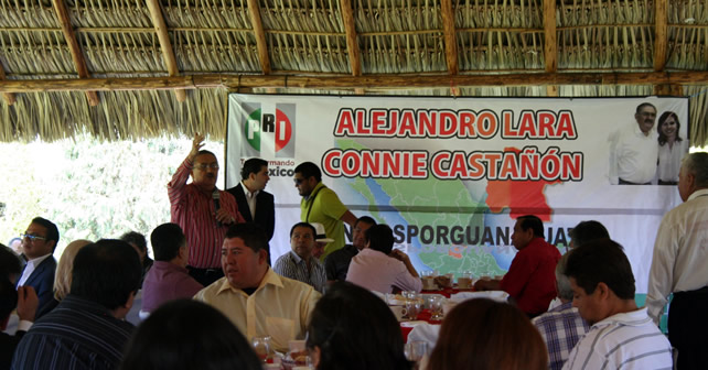 Foto: Alejandro Lara en discurso