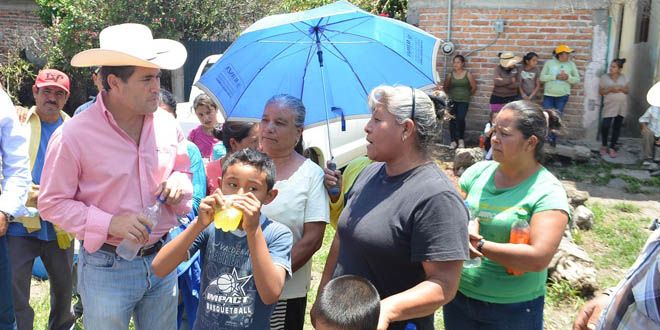 005 PRESIDENTE CONVIVE CON DELEGADAS