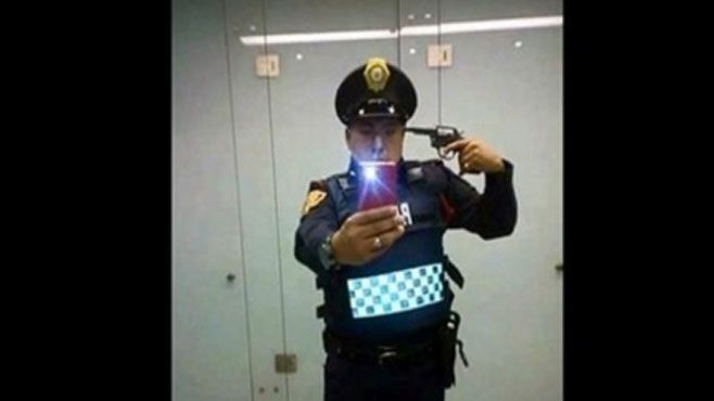 policia selfie