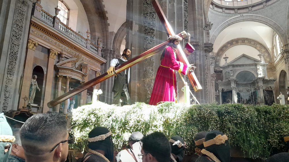 Viacrucis en el Templo de la Compañía.