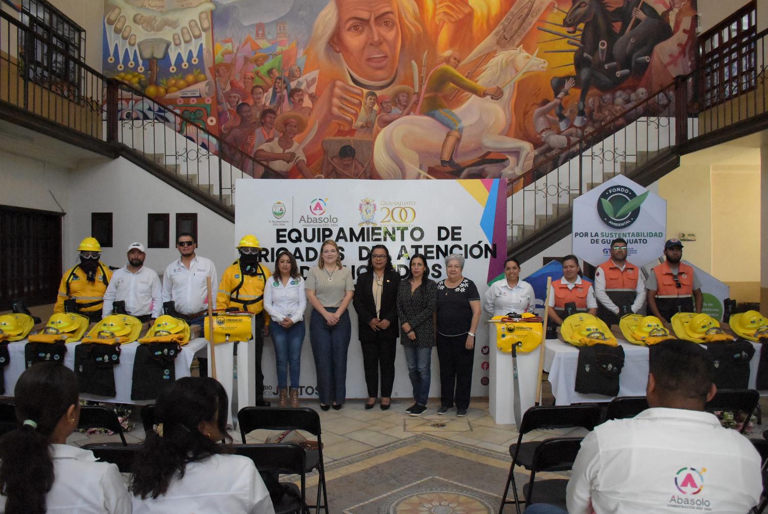 Entregan equipo para Brigada de atención a incendios forestales