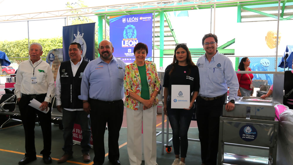Gobierno estatal entrega maquinaria y herramientas a 101 familias para ...