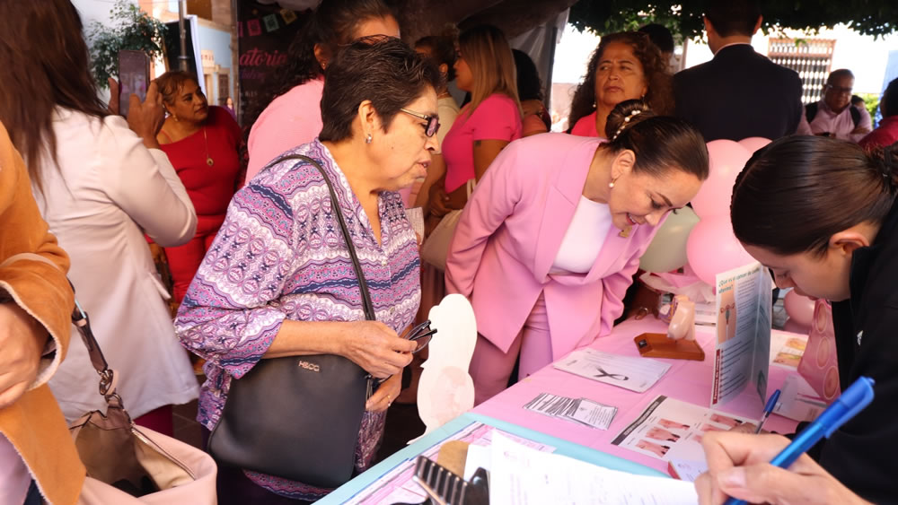 La capital se une a la lucha contra el cáncer de mama